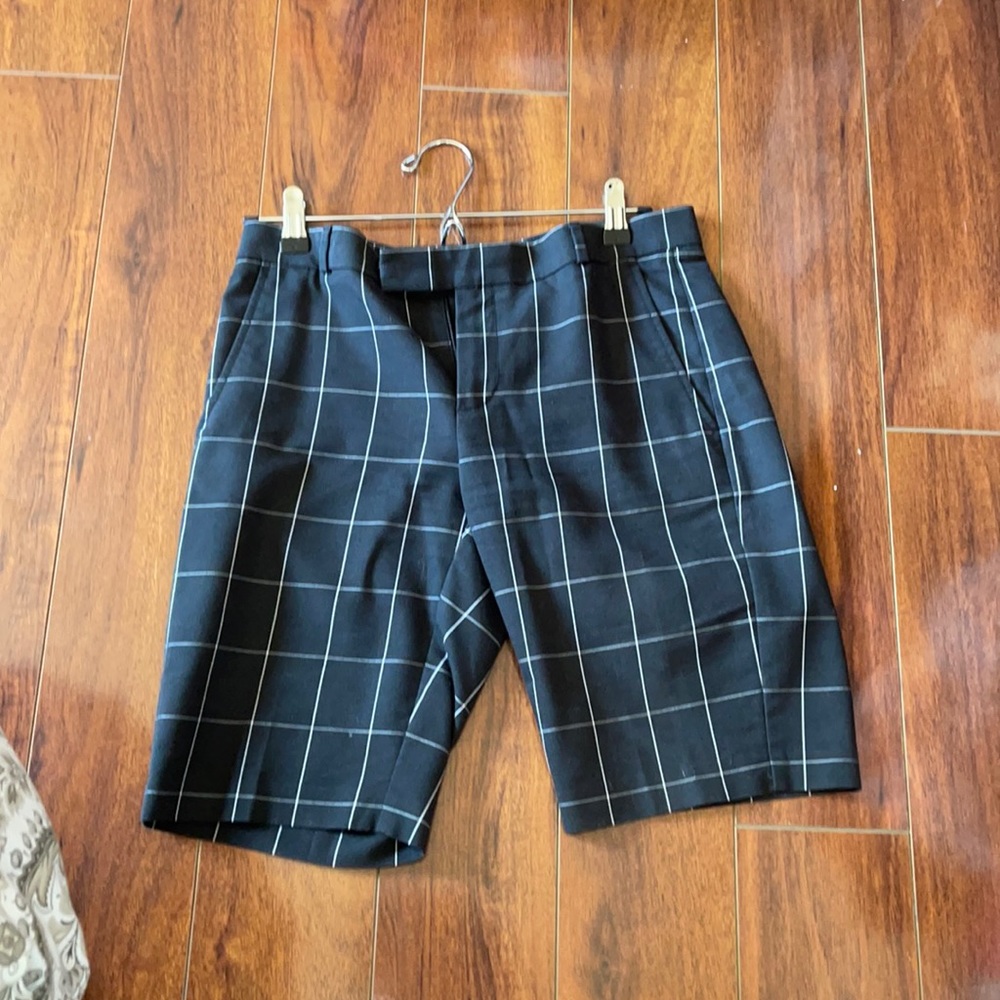 Black bermudas